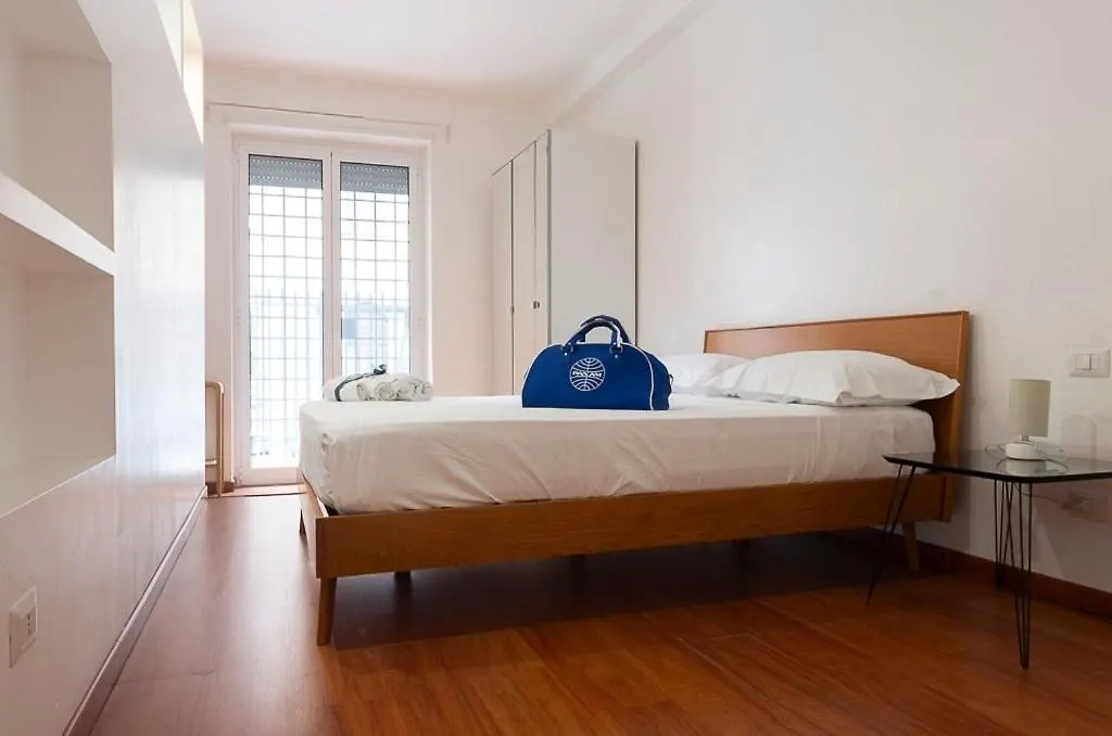 Lungotevere Home Rome Italy